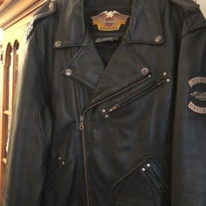 Harley Davidson Cruiser ll leather jacket.